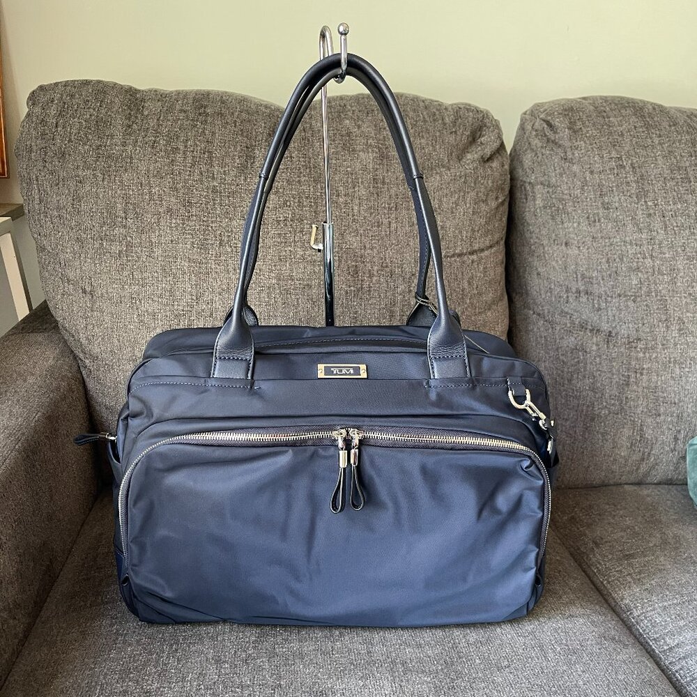 Tumi Voyageur Athens Carryall New without Tag